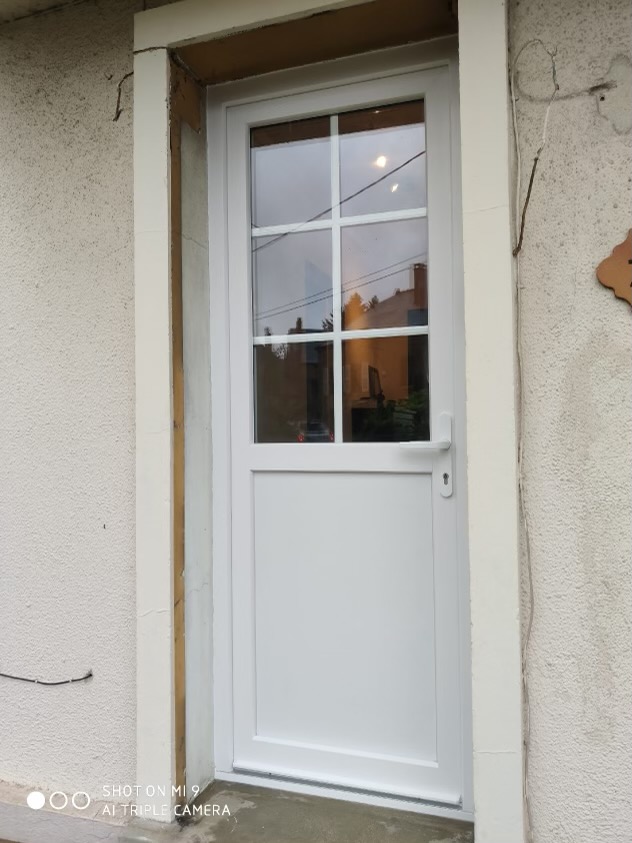 Porte d'entrée PVC  