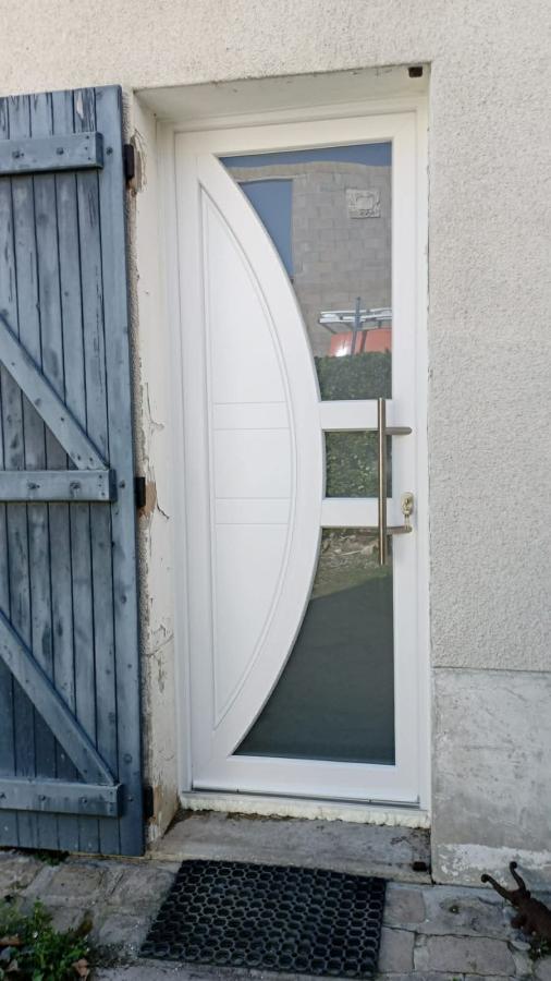 Porte d'entrée en PVC