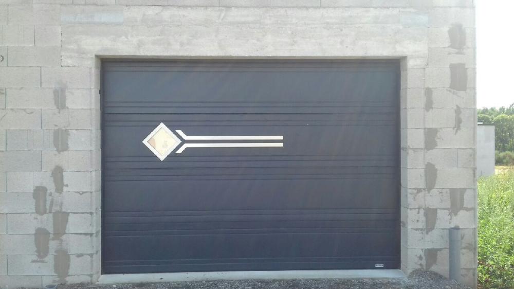 Porte de garage sectionnelle gris anthracite 